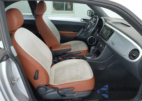 2015 Volkswagen Beetle 1.8T Classic из США, поврежденный, VIN 3VWF17AT3FM654647